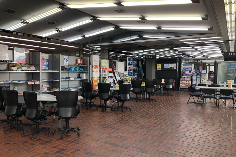 いずみ貝塚店 内観